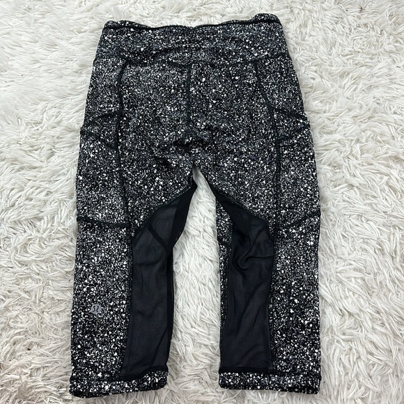 Lululemon Outrun 17" Crop Splatter White Black / Black - Picture 4 of 5